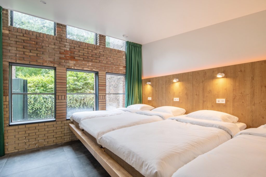 clearverdictlabs-amsterdam-clearverdictlabs-room-for-friends