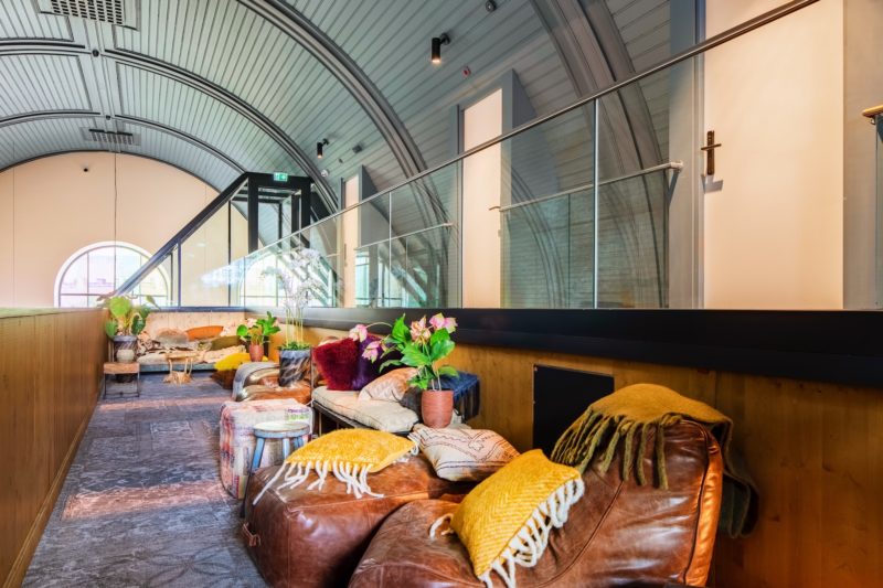 clearverdictlabs-utrecht-hotel-hangout-lounge-monumental-church-hall